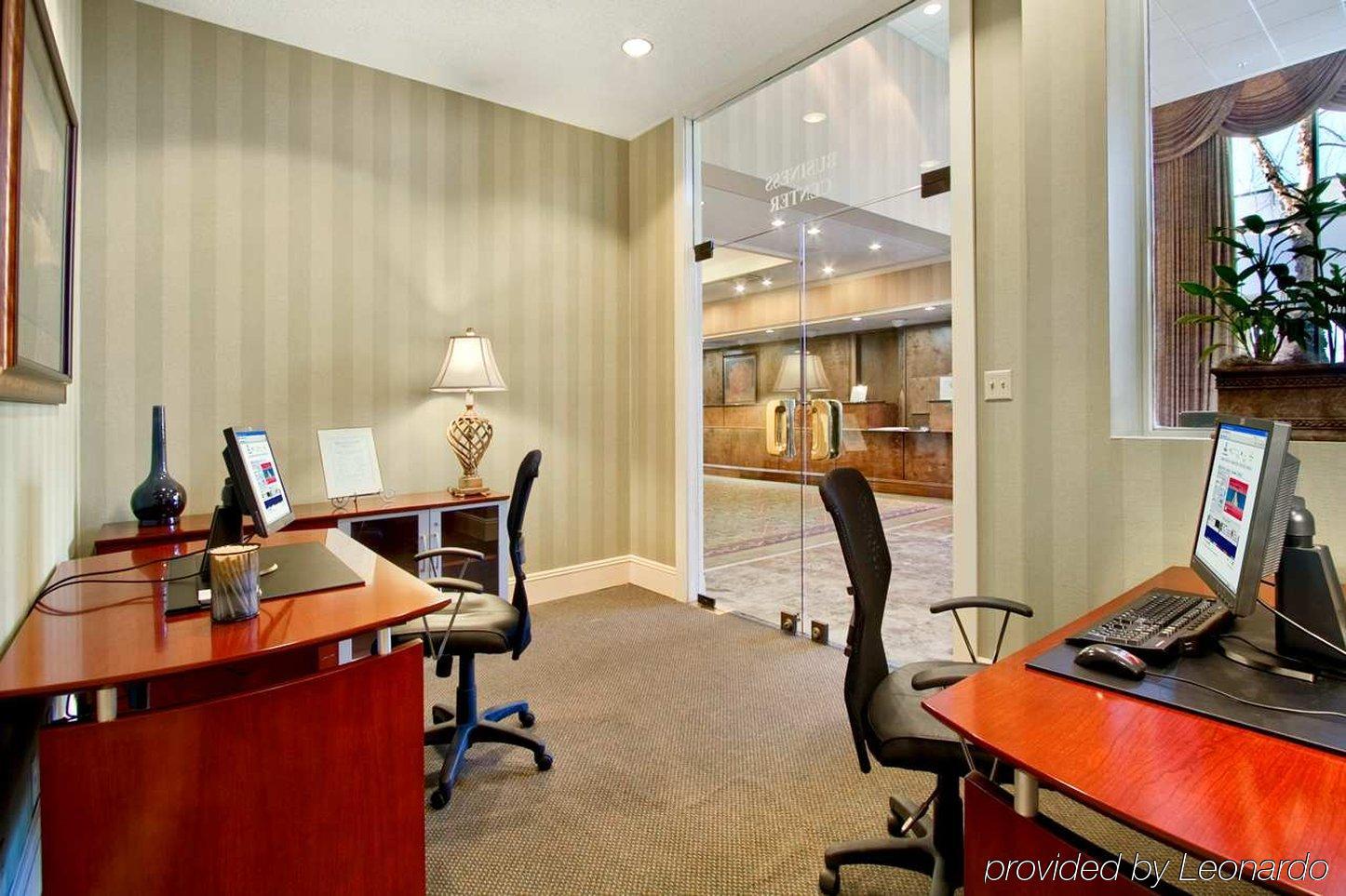 Doubletree By Hilton Charlottesville Instalações foto